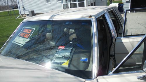 1989 LINCOLN TOWN CAR signature series, image 6