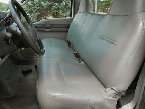 2005 Ford F-250 Super Duty XL Standard Cab Pickup 2-Door 5.4L w/4X4, image 9