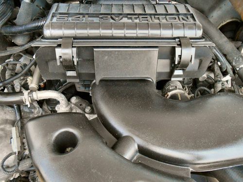 2005 Ford F-250 Super Duty XL Standard Cab Pickup 2-Door 5.4L w/4X4, image 17