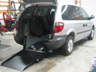 2005 silver se handicap wheelchair van rear entry!