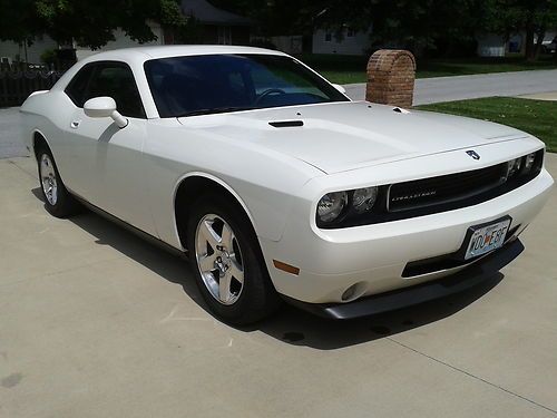 2010 dodge challenger se coupe 2-door 3.5l