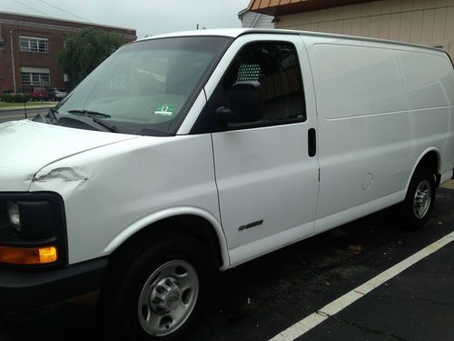 2004 chevy express cargo van