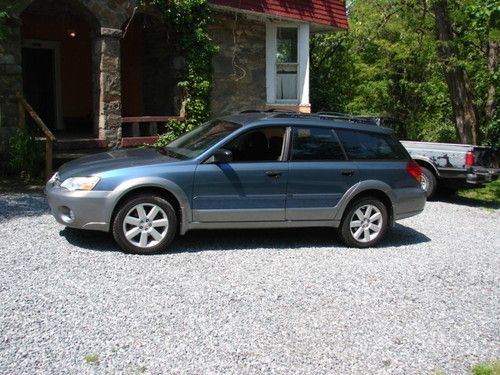 Subaru outback 2.5l 4cylinder  aut transmission one owner clear ca