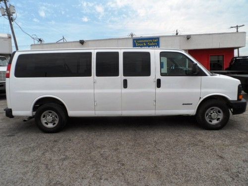 2003 chevrolet express 3500 base extended passenger van 3-door 6.0l