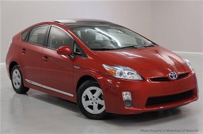 7-days *no reserve* '10 prius iv nav jbl sound pano roof back-up leather carfax