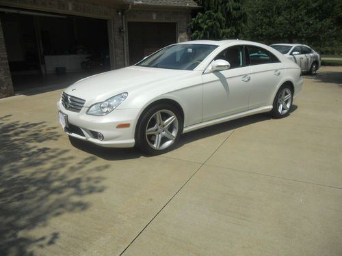 Mint mercedes benz cls 550 4 door sedan  amg