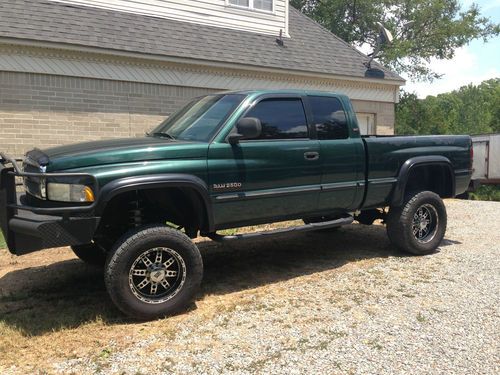 Dodge ram  cummins diesel auto 4wd slt 2500 lifted leather sunroof