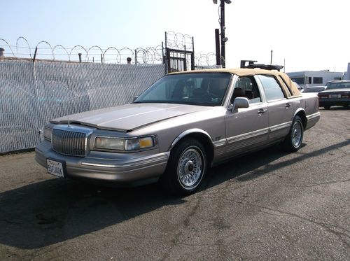 1995 lincoln town car, no reserve