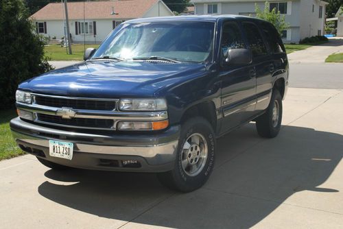 2000 chevy tahoe 4x4 no reserve !