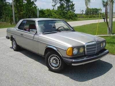 No reserve 100 pictures! '85 300 cd turbo rare diesel coupe looks &amp; runs great!