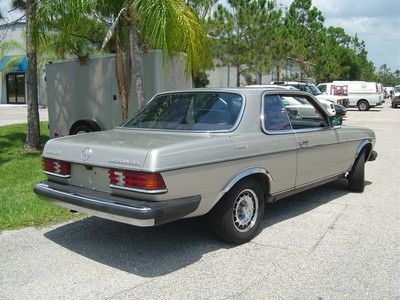 NO RESERVE 100 PICTURES! '85 300 CD TURBO RARE DIESEL COUPE LOOKS & RUNS GREAT!, image 7