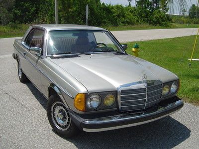 NO RESERVE 100 PICTURES! '85 300 CD TURBO RARE DIESEL COUPE LOOKS & RUNS GREAT!, image 9