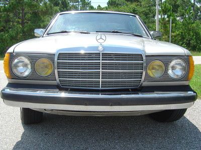 NO RESERVE 100 PICTURES! '85 300 CD TURBO RARE DIESEL COUPE LOOKS & RUNS GREAT!, image 16