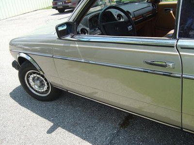 NO RESERVE 100 PICTURES! '85 300 CD TURBO RARE DIESEL COUPE LOOKS & RUNS GREAT!, image 26