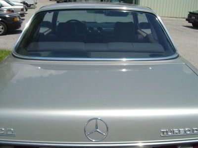 NO RESERVE 100 PICTURES! '85 300 CD TURBO RARE DIESEL COUPE LOOKS & RUNS GREAT!, image 38