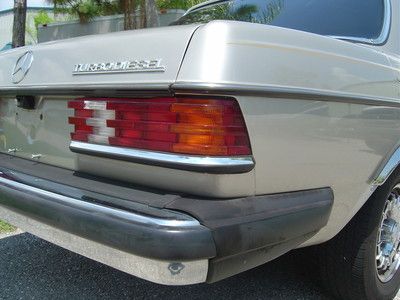 NO RESERVE 100 PICTURES! '85 300 CD TURBO RARE DIESEL COUPE LOOKS & RUNS GREAT!, image 43