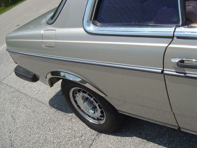 NO RESERVE 100 PICTURES! '85 300 CD TURBO RARE DIESEL COUPE LOOKS & RUNS GREAT!, image 49