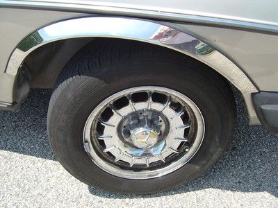 NO RESERVE 100 PICTURES! '85 300 CD TURBO RARE DIESEL COUPE LOOKS & RUNS GREAT!, image 53