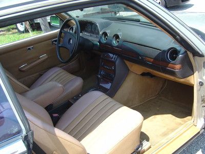 NO RESERVE 100 PICTURES! '85 300 CD TURBO RARE DIESEL COUPE LOOKS & RUNS GREAT!, image 87