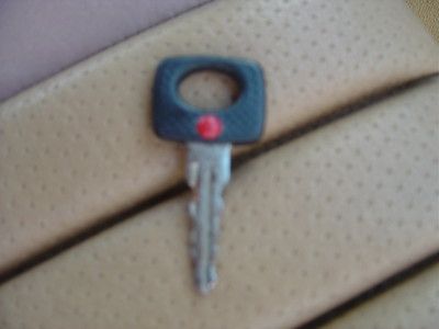 NO RESERVE 100 PICTURES! '85 300 CD TURBO RARE DIESEL COUPE LOOKS & RUNS GREAT!, image 94