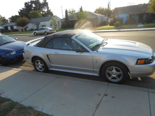 2003 ford mustang convertable