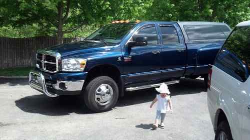 2007 dodge ram 3500 - like new and is very clean a must see