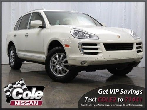 White, low miles, leather, awd, heated seats, 1-owner, we finance