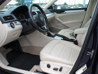 2012 VOLKSWAGEN PASSAT SE, image 11