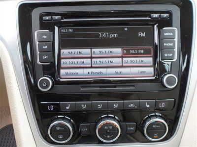 2012 VOLKSWAGEN PASSAT SE, image 13