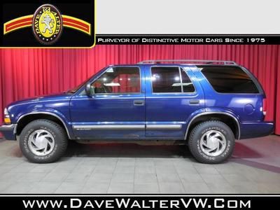 4dr 4x4 ls suv 4.3l 4-wheel disc brakes abs air conditioning am/fm stereo
