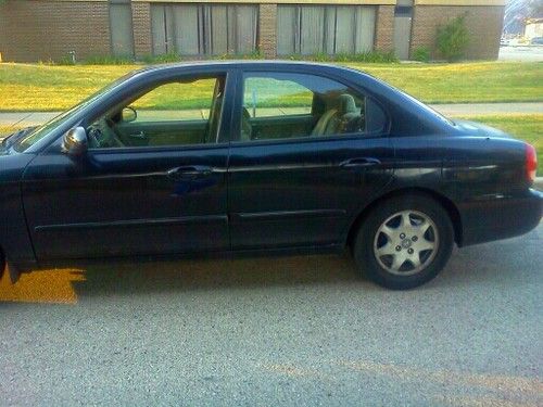 Black hyundai sonata ready for the road