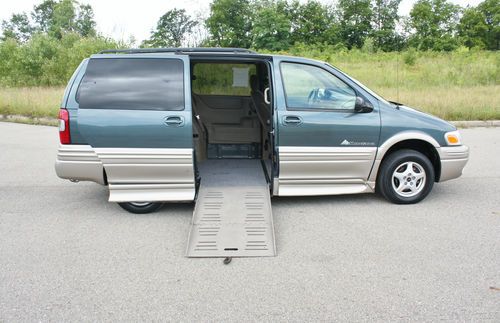 2005 pontiac montana braun handicap accessible powered ramp conversion van