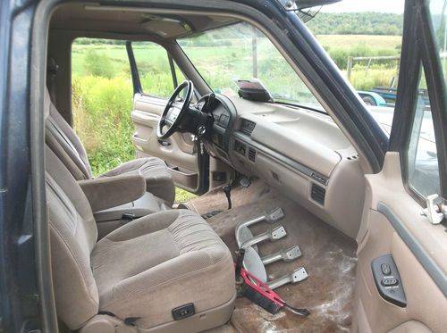 1994 Ford Bronco Eddie Bauer Sport Utility 2-Door 5.0L With Snow Plow, image 9