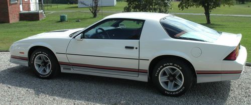 1985 Z 28 Camaro Chevolet V8 Automatic Fully Loaded NMint Condition Coolville OH, image 2