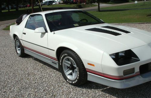 1985 Z 28 Camaro Chevolet V8 Automatic Fully Loaded NMint Condition Coolville OH, image 6
