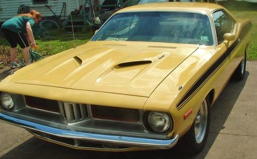1974 plymouth barracuda 383 3x2bbls 4-speed 42,770mi yellow wblack stripes fast!