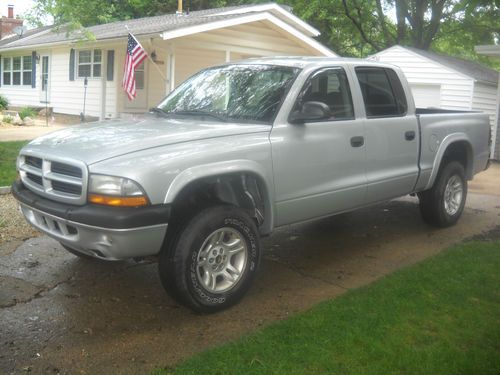 2001 dodge dakota sport crew cab pickup 4-door 4.7l 4wd clean silver