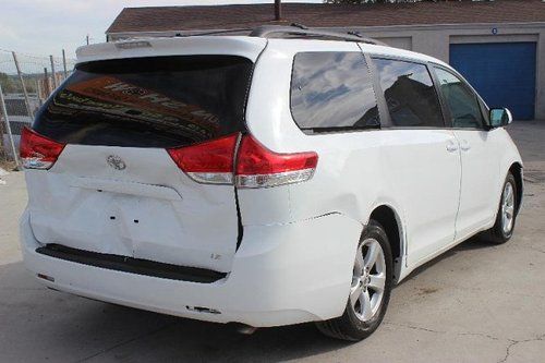 2013 Toyota Sienna LE Damaged Rebuilder Only 13K Miles RUNS! Good Cooling L@@K!!, US $15,900.00, image 4