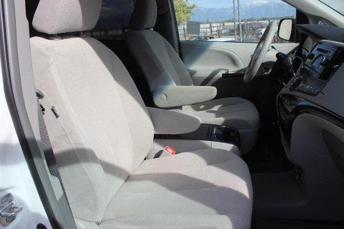 2013 Toyota Sienna LE Damaged Rebuilder Only 13K Miles RUNS! Good Cooling L@@K!!, US $15,900.00, image 5