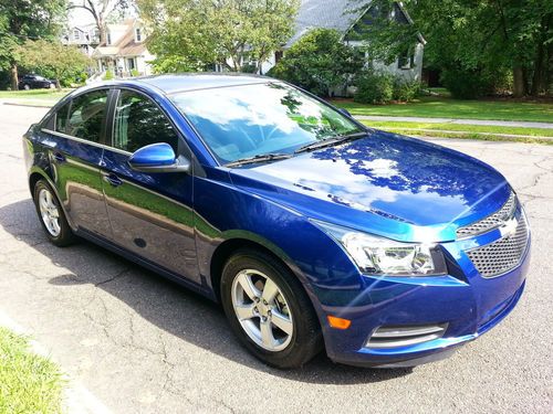 **** 2012 chevrolet cruze lt **** less than 1,500 miles **** great on gas ****