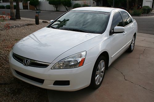 2007 honda accord se 4 dr sedan.   a  1-owner beauty!