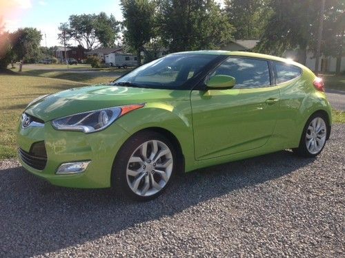 2012 hyundai veloster base hatchback 3-door 1.6l with style pkg. green