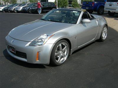 2004 350z roadster touring automatic, only 25312 miles, heated seats, bose