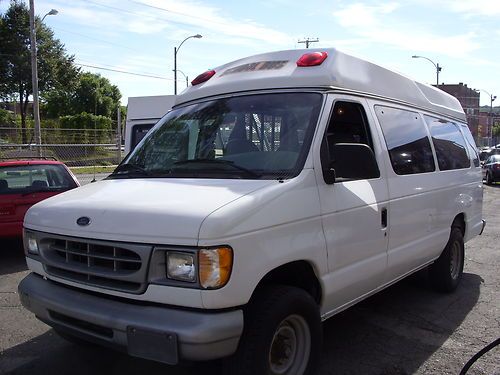 2000 e250 wheelchair lift high top van