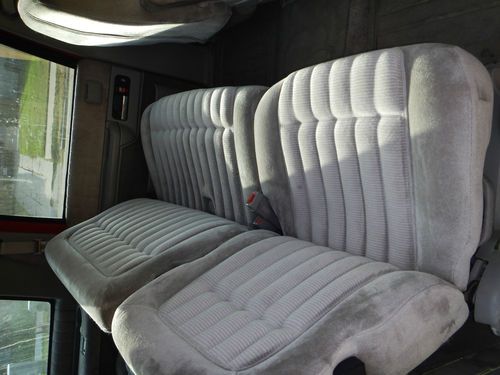 1994 Chevrolet K2500 DIESEL 4WD Suburban Silverado Sport Utility 6.5L, image 12