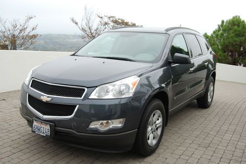 2009 chevrolet traverse ls sport utility 4-door 3.6l one owner