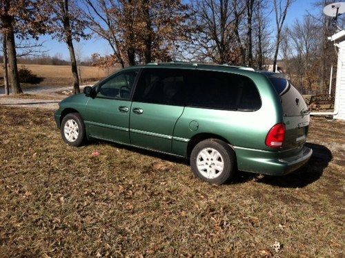 1998 dodge grand caravan  4-door 3.3l "no reserve" great buy!!