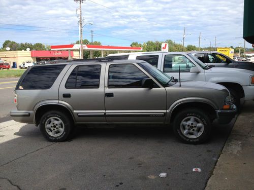 1999 chevrolet blazer ls -leather v6 suv 4wd  with 98k miles