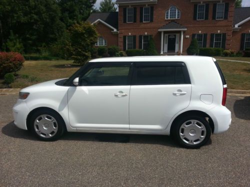 2010 scion base wagon