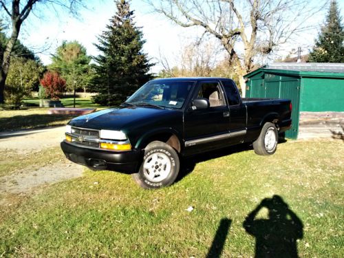 2001 chevrolet s10 ls extended cab pickup 3-door 4.3l